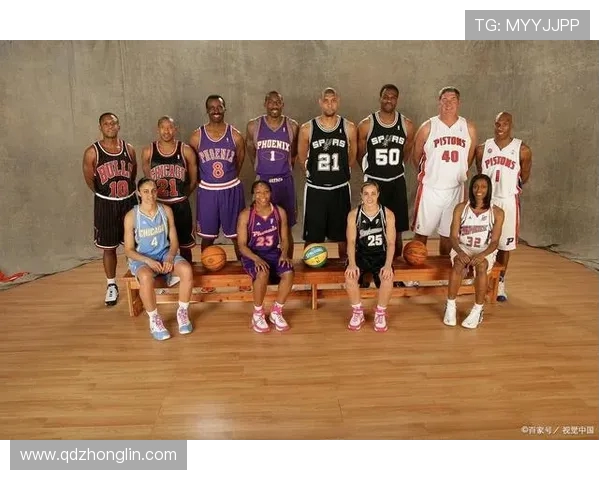 2000年NBA全明星赛东西部首发名单公布，科比艾弗森入选引发关注